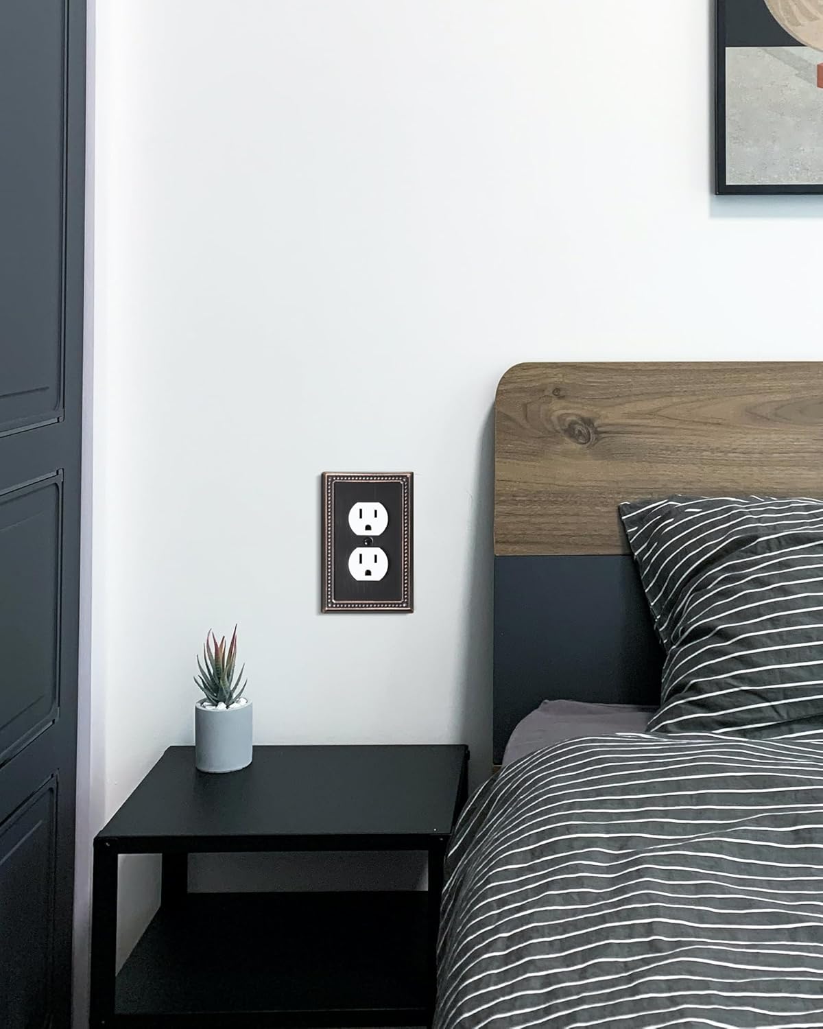 4-Pack Duplex Outlet Cover Plate, Aged Bronze Metal Wall Plates for Electrical Outlets, 1 Gang Receptacle Light Switch Cover, Pearls Decorative Switch Plates and Outlet Covers