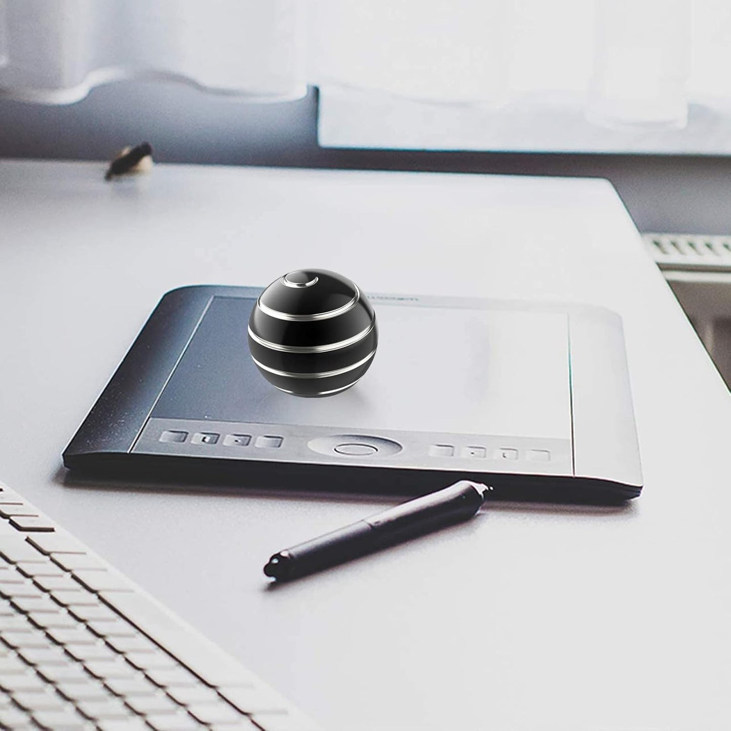 Kinetic Desk Toy Ball, 1.54'' Kinetic Desktop Spinning Toys, Optical Illusion Fidget Toys Gadgets for Adults Office Anxiety, ADHD (39MM, Black-A)