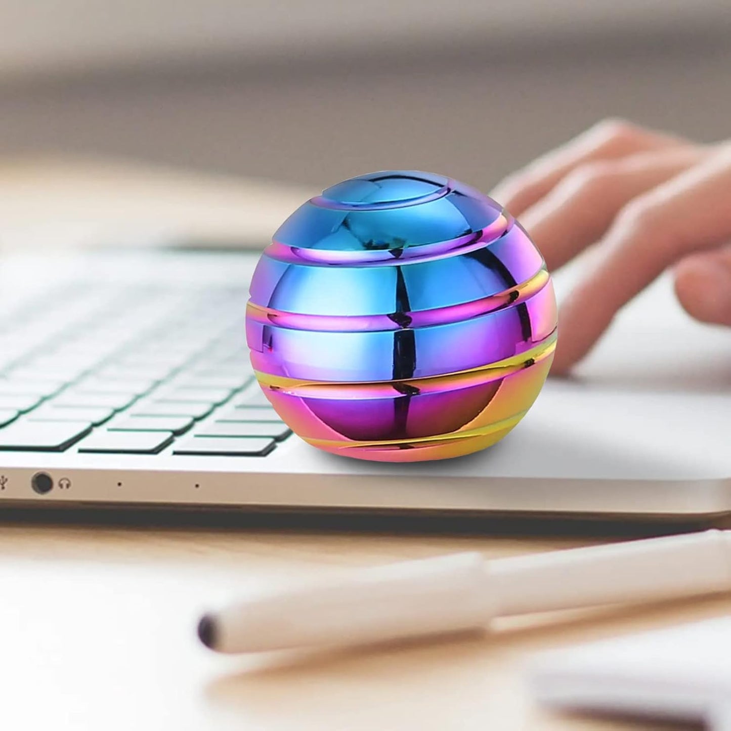 Kinetic Desk Toys, Fidget Toys Kids Adults, Adults Office Desk Toys, Metal Kinetic Fidget Spinners for Kids Party Favors, Stocking Stuffers for Kids (1.54", Rainbow)