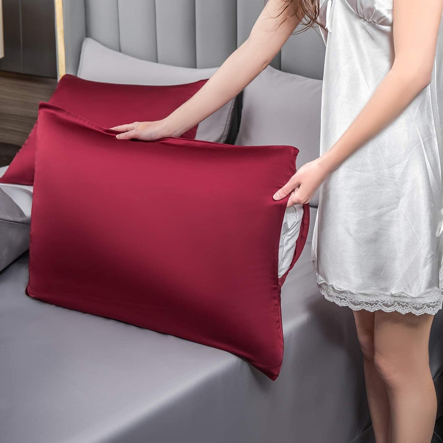 Mulberry Silk Pillowcase for Hair and Skin,Queen Size Cooling Silk Pillow Case with Hidden Zipper,Allergen Proof Dual Sides Soft Breathable Smooth Silk Pillow Cover for Women(Queen,Dark Red)
