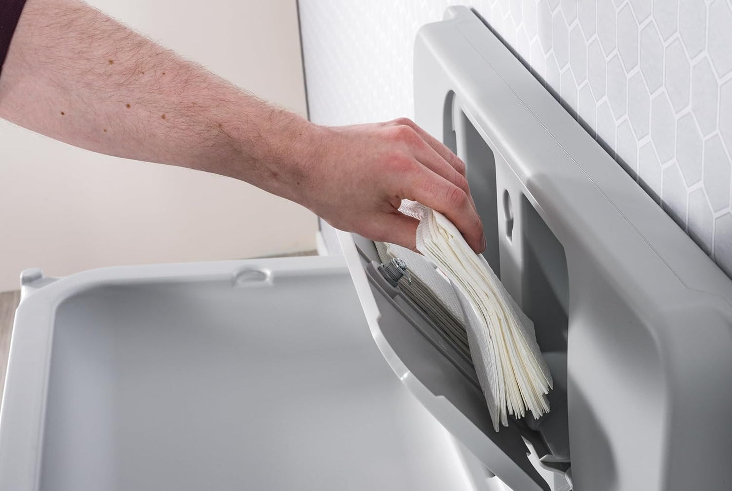 Foundations 2-Ply Disposable Non-Waterproof Baby Changing Station Liner Refills for Commercial Restrooms, Doctor's Offices, Care Centers, 500 Pack, 036-NWL