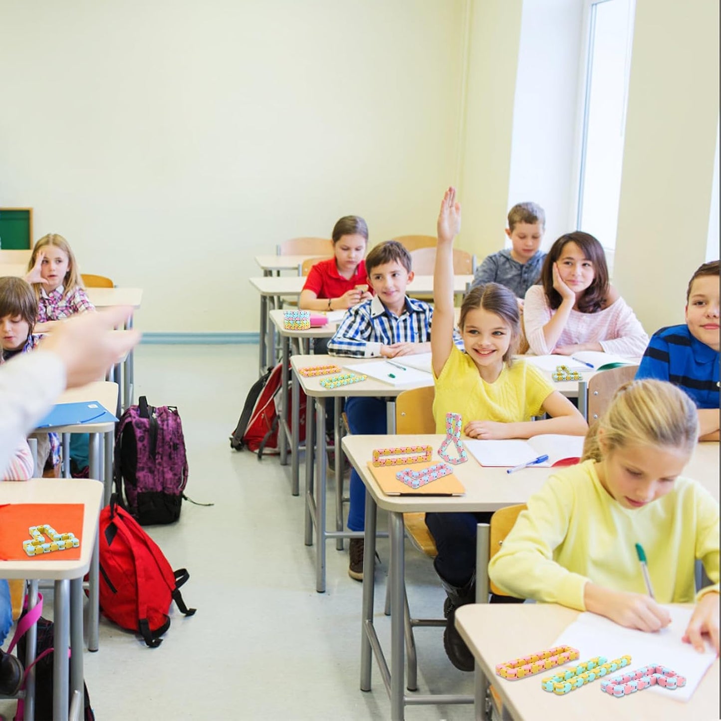 Woosir 6 Pack Wacky Tracks Fidget Toys Gifts for Kids Classroom Brithday Party Favors 24 Links Sensory Snap Fidget Snake Click Toys for Kids Adult Stress Relief Party Gifts Macarons Colors