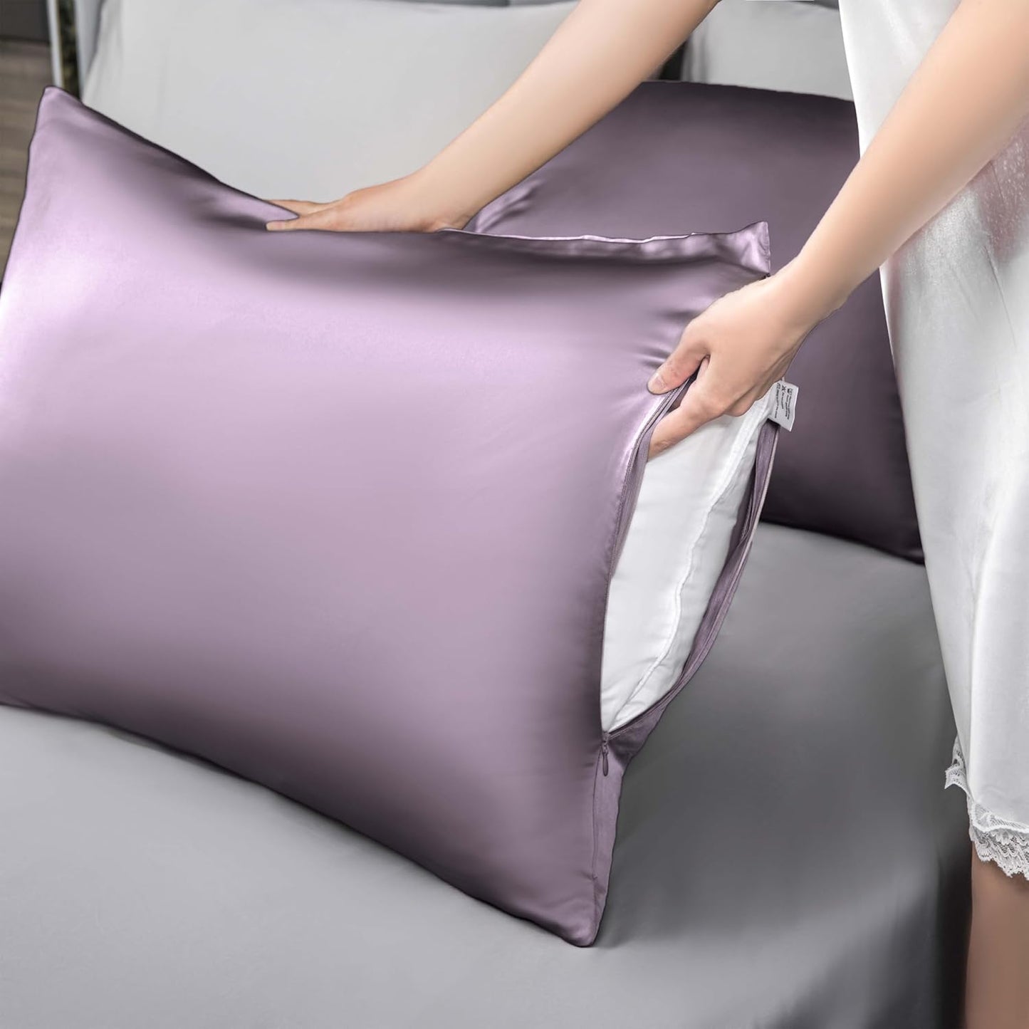 Mulberry Silk Pillowcase for Hair and Skin,Cooling Silk Pillow Case with Hidden Zipper,Allergen Proof Dual Sides Soft Breathable Smooth Silk Pillow Cover for Women (Pink Purple,King)