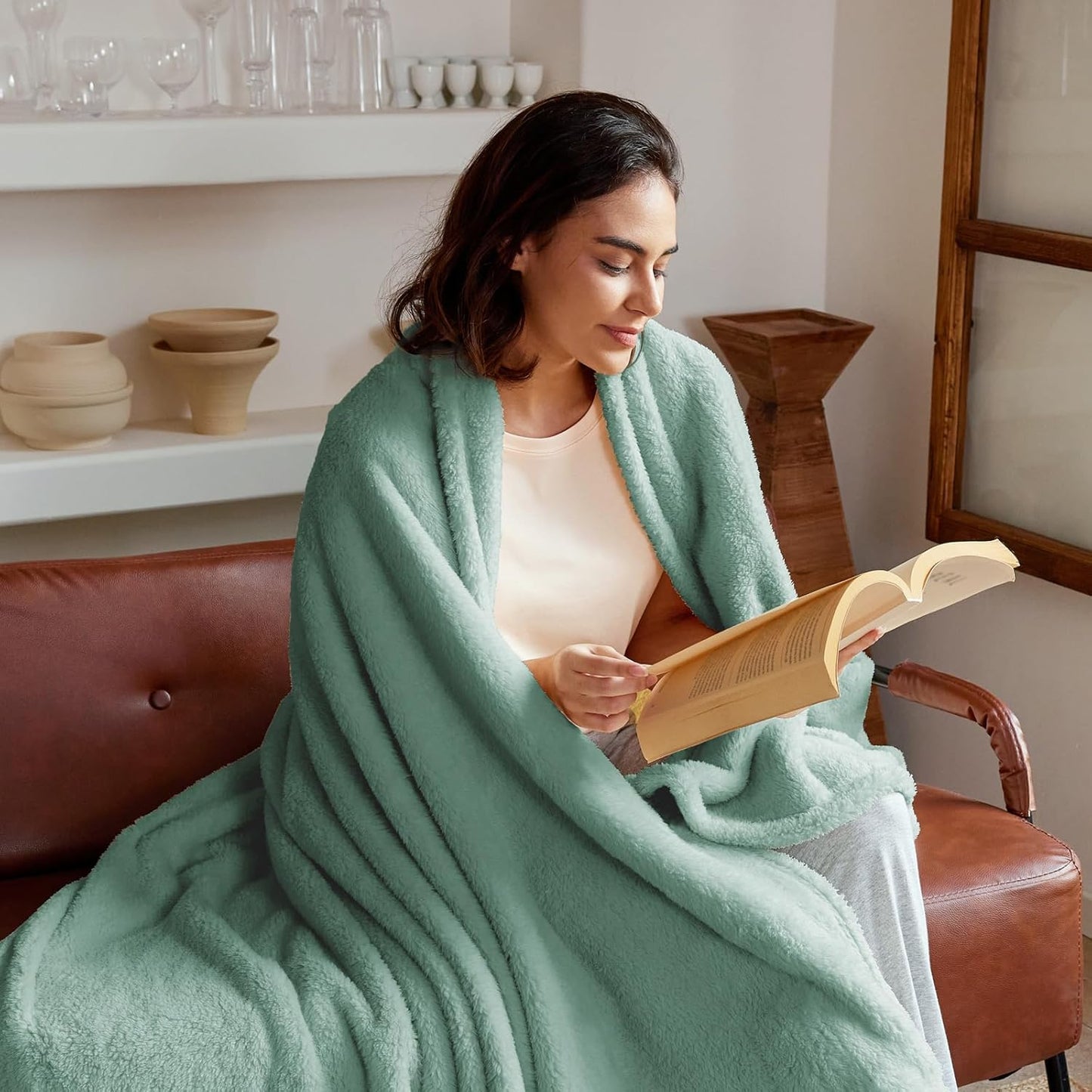 Exclusivo Mezcla King Size Flannel Fleece Blanket, Super Soft Velvet Plush Bed Blanket, Fuzzy Cozy and Warm for All Seasons, 90x104 Inches, Celadon