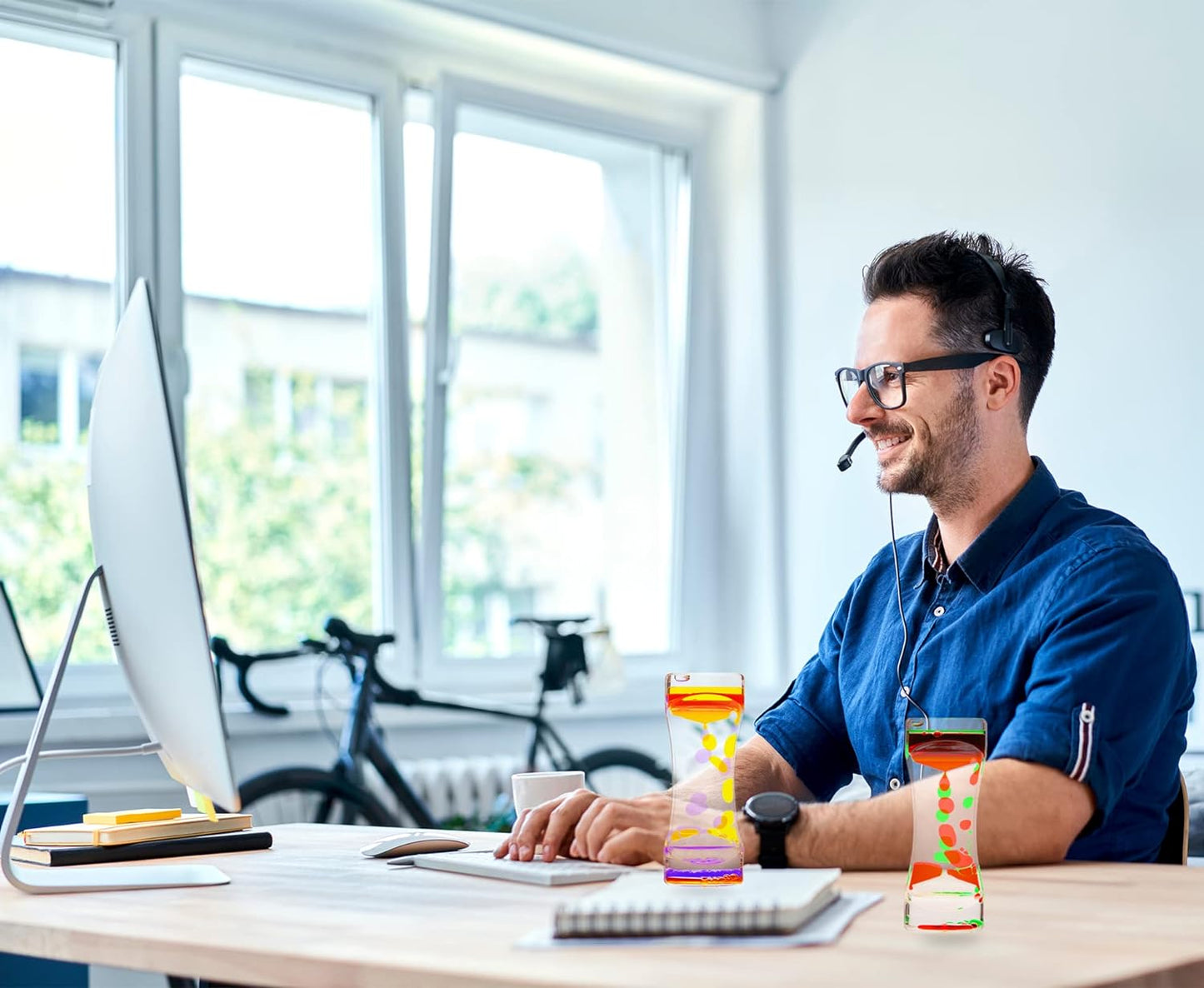 Liquid Motion Bubbler Timer,10 Pack Liquid Bubbler Relaxing Motion Timer Fidget Calming Toys,Sensory Play for Adults and Kid Stress Management,Colorful Hourglass Desk Decor