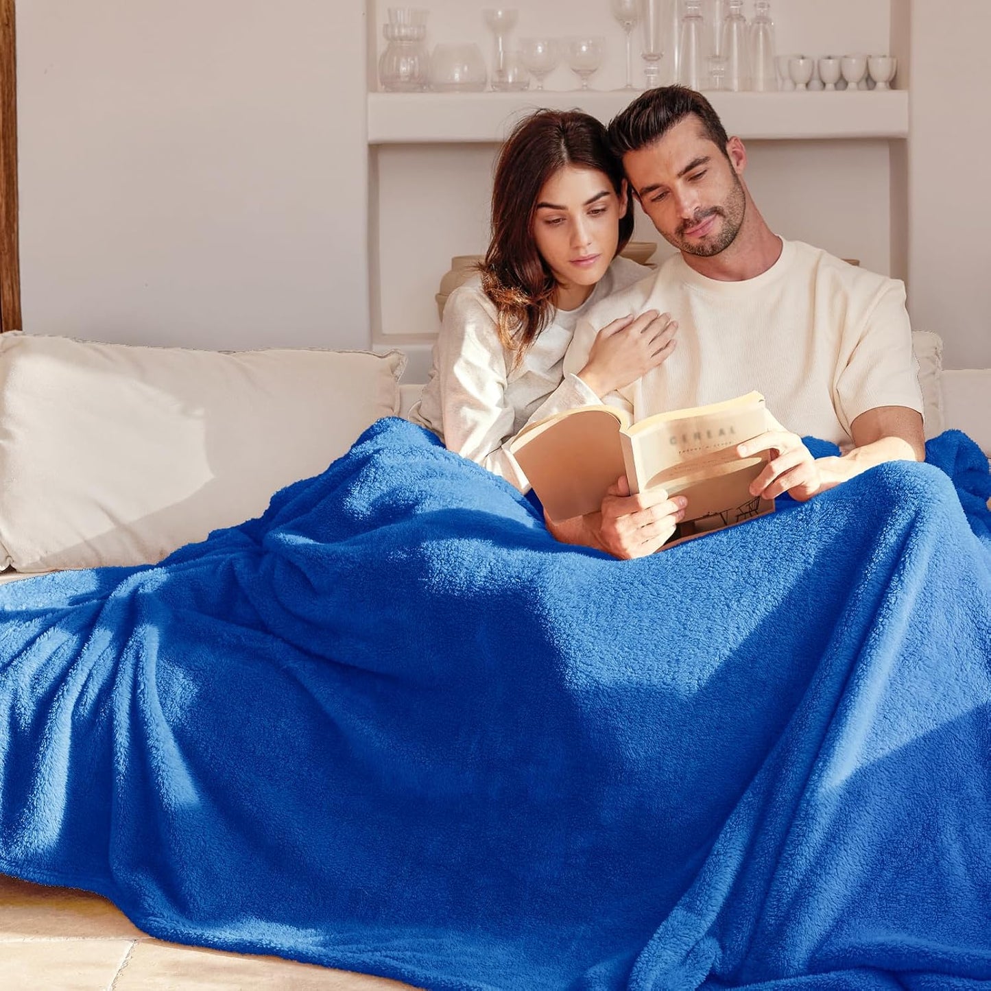 Exclusivo Mezcla King Size Flannel Fleece Blanket, Super Soft Velvet Plush Bed Blanket, Fuzzy Cozy and Warm for All Seasons, 90x104 Inches, Cobalt Blue