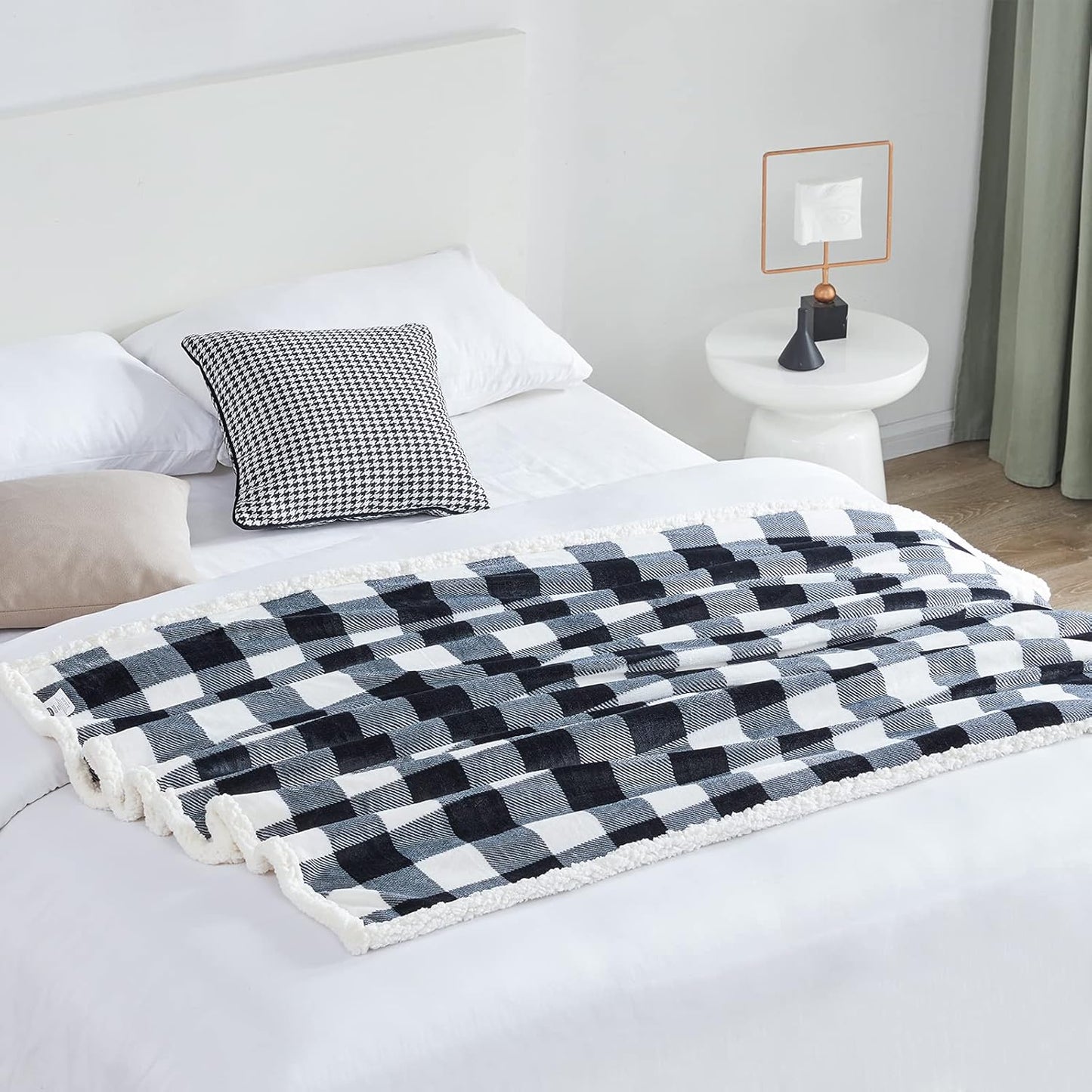 Touchat Sherpa Plaid Twin Blanket 60" X 70", Fuzzy Fluffy Soft Cozy Throw Blanket, Twin Size Plush Fleece Flannel Plush Microfiber Blanket for Couch Bed Sofa (Black)