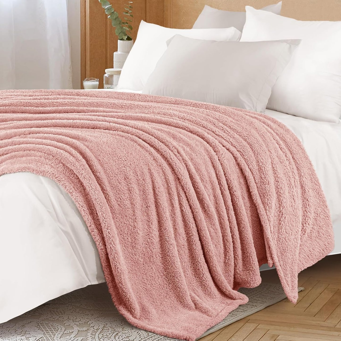 Exclusivo Mezcla Fleece Blanket for Couch, Soft and Cozy Queen Blankets for Women Men Girls Kids, Suitable for All Seasons, Dusty Pink, 90x90 Inches