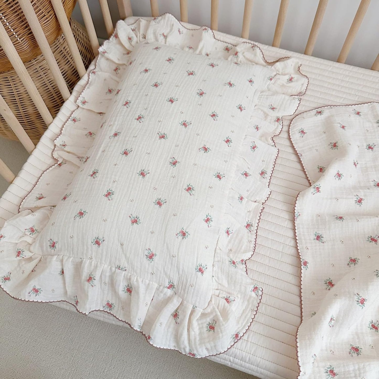 BuLuTu Toddler Pillowcase Cotton Muslin Kids Pillow Cases Enveloped Soft Breathable Children Teens Pillow Cover for Sleeping Traveling, Standard Size Pillow Protector, Berry Pattern, 20"x26",1 Piece