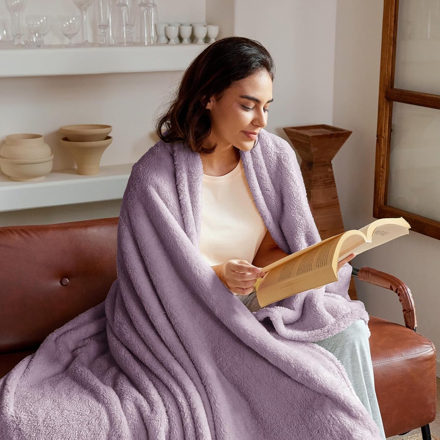 Exclusivo Mezcla Twin Size Flannel Fleece Blanket, Super Soft Velvet Plush Bed Blanket, Fuzzy Cozy and Warm for All Seasons, 60x80 Inches, Grayish Purple