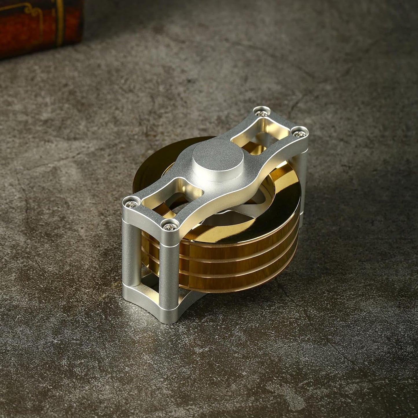 Metal Spinning Top Fidget Toys Perpetual Motion Machine, Silent Spinners Gyro Desk Toys Tech Gadgets for Adults with Anxiety, Kinetic Toy Long Lasting Exceed 30 Mins, Illusion Shiny Gold