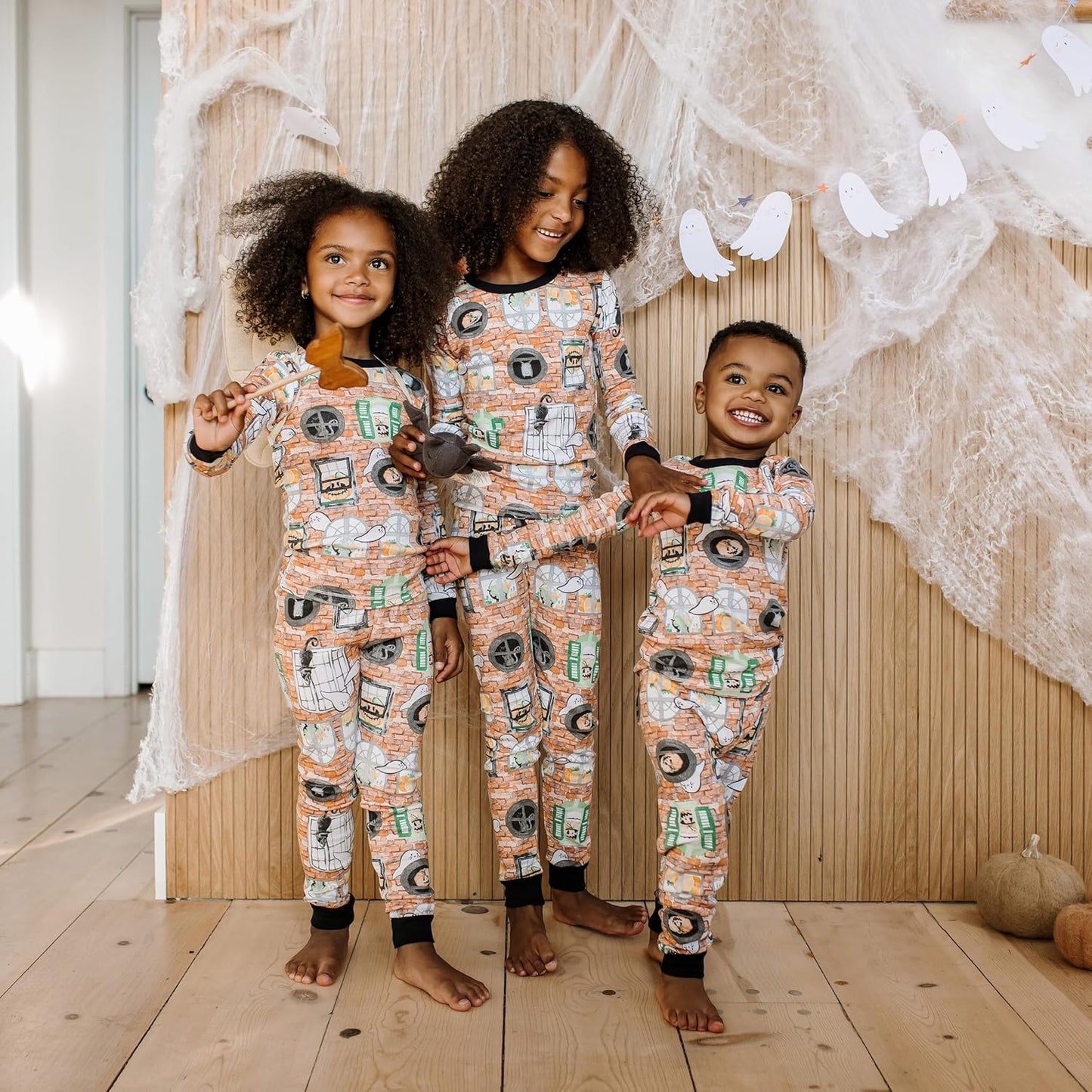 Burt's Bees Baby Boys' 2-Piece Long Sleeve Tee and Pants Organic Cotton Pajama Set